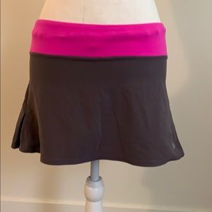 Lululemon exercise skirt with ruffled back